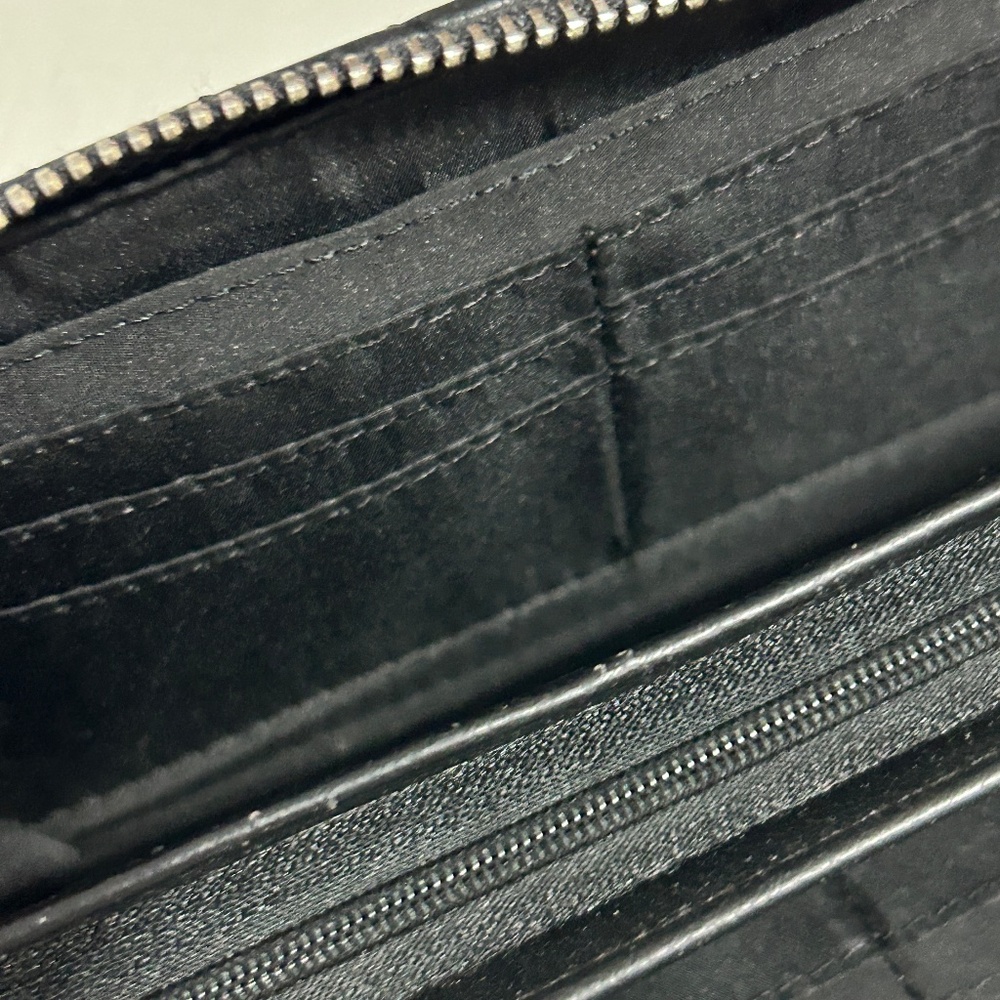 Women's Madden Girl Black Quilted Vegan Zip Around Wallet - Picture 7 of 10